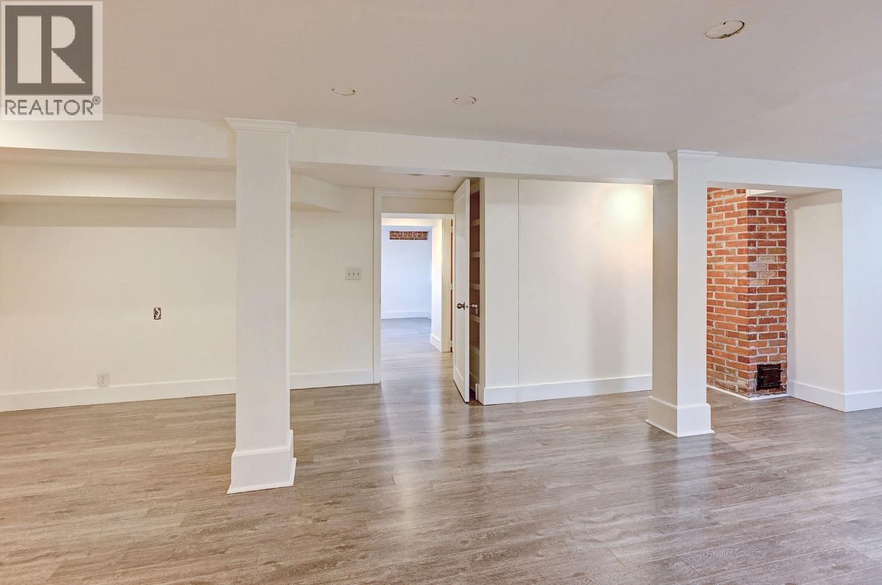 707 NICOLA STREET - 46