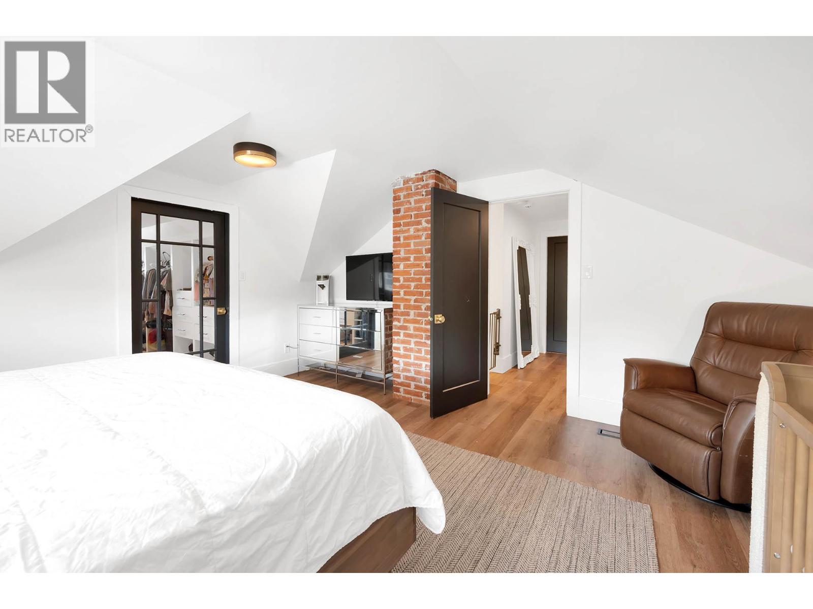 707 NICOLA STREET - 29