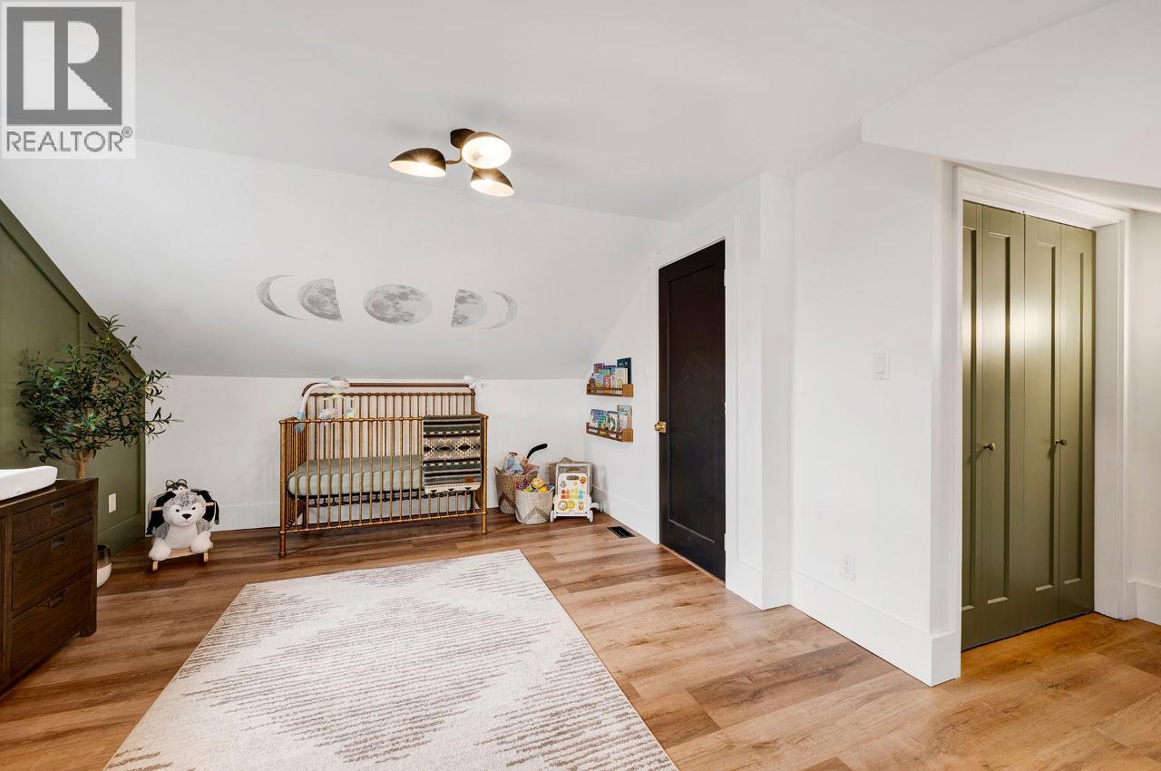 707 NICOLA STREET - 32