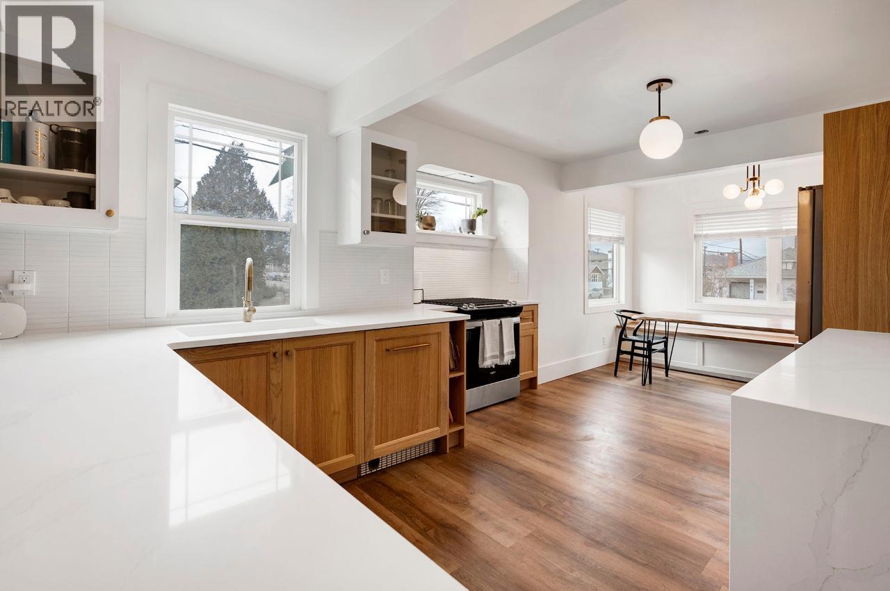 707 NICOLA STREET - 10