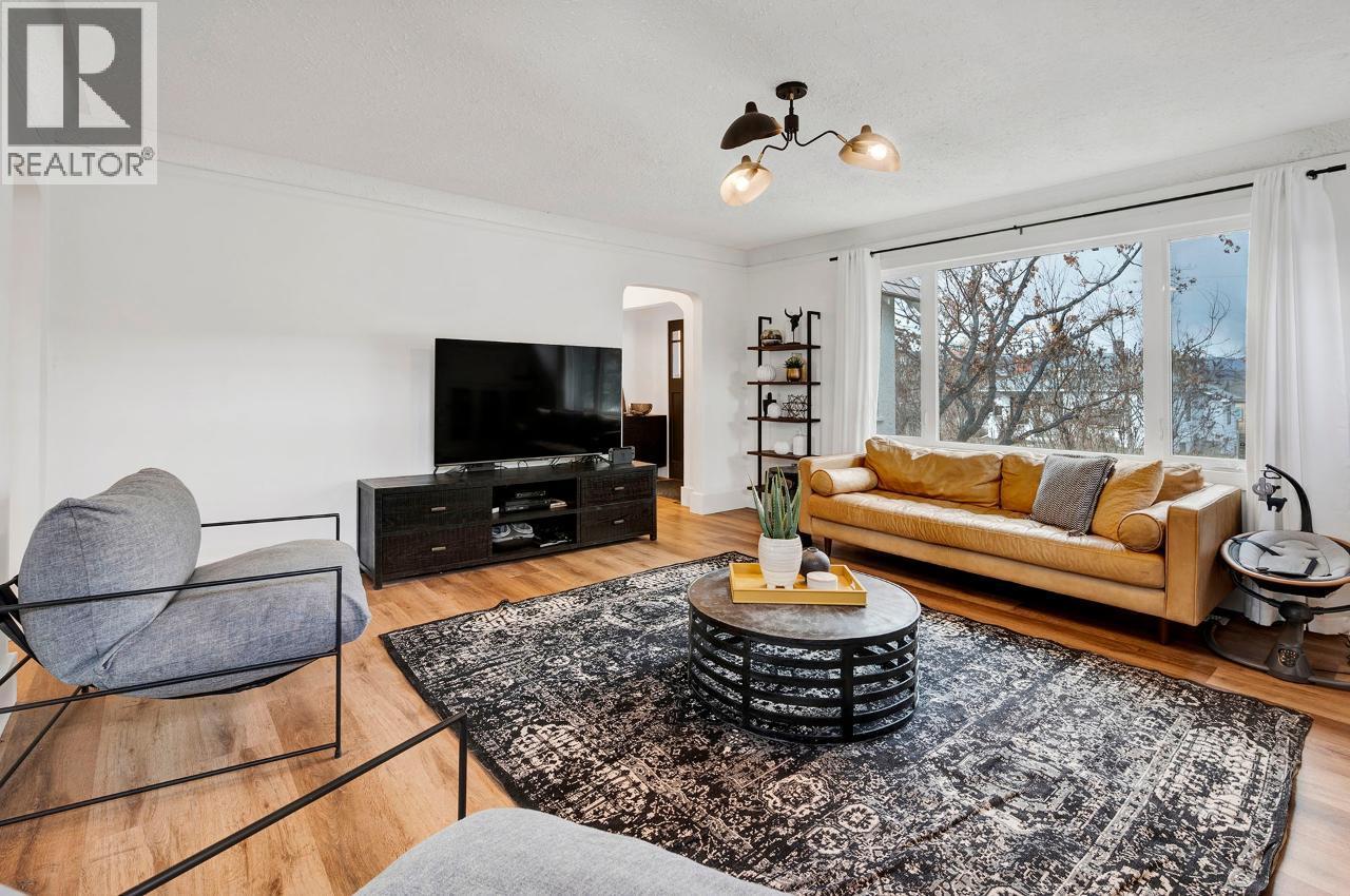 707 NICOLA STREET - 7