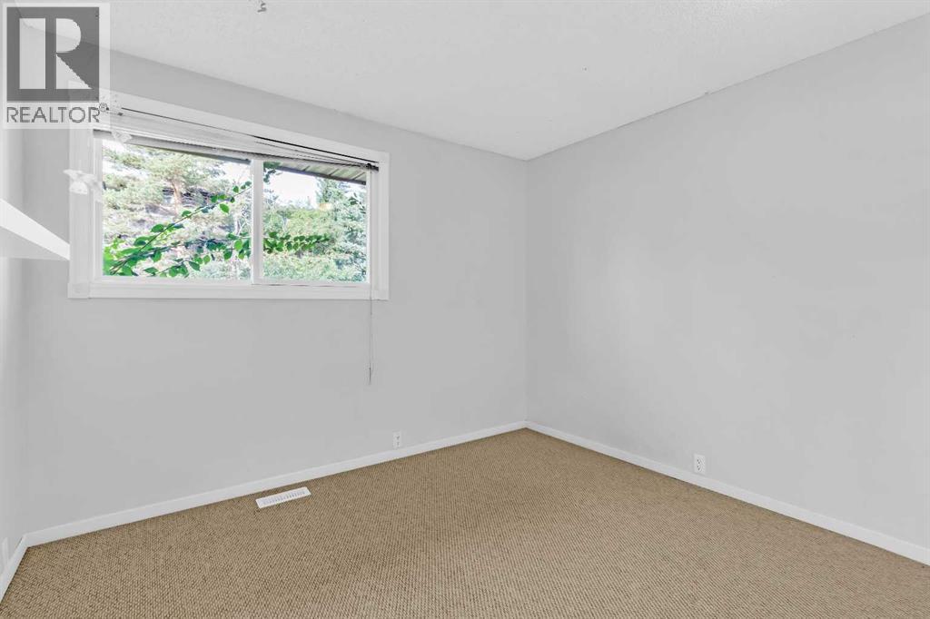 968 Bracewood Rise SW, Calgary, Alberta
