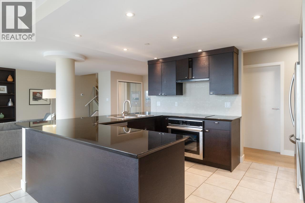 805 1383 MARINASIDE CRESCENT, Vancouver