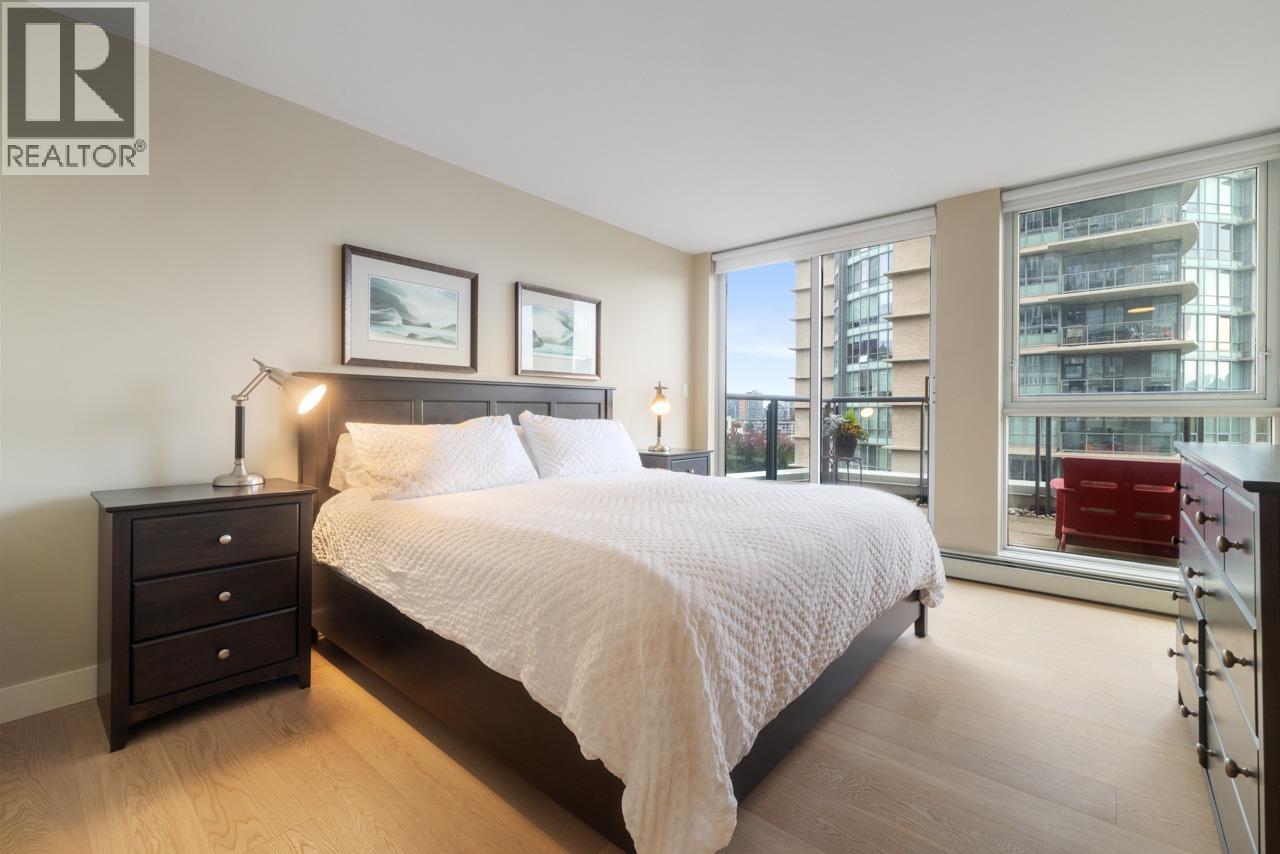 805 1383 MARINASIDE CRESCENT, Vancouver