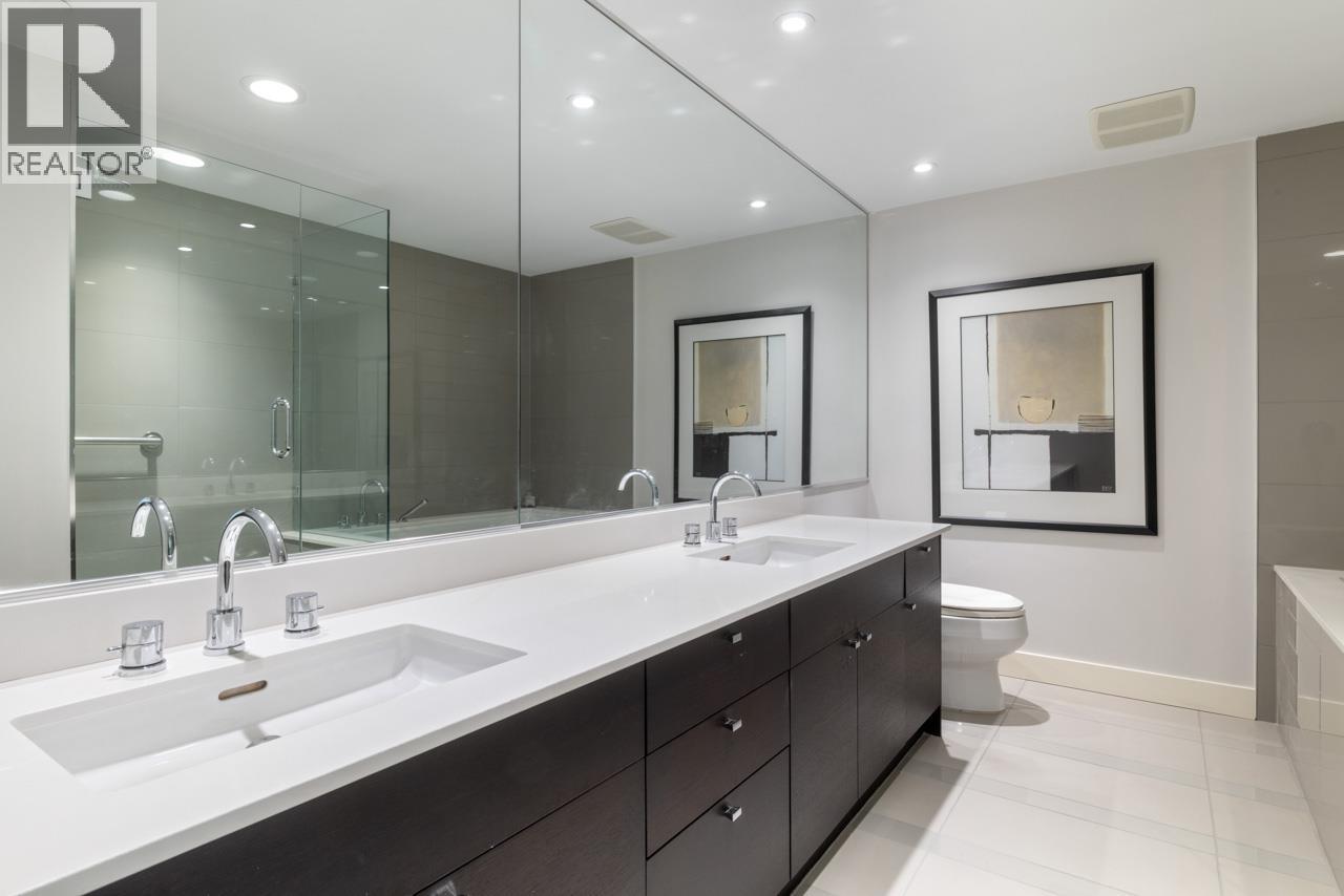 805 1383 MARINASIDE CRESCENT, Vancouver