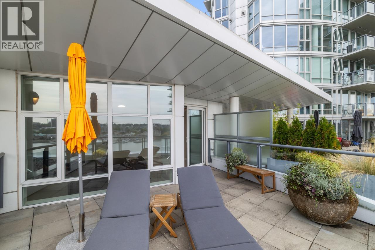 805 1383 MARINASIDE CRESCENT, Vancouver