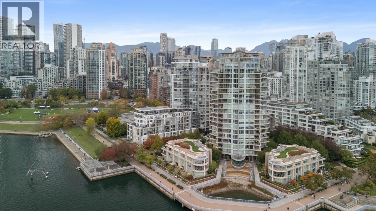 805 1383 MARINASIDE CRESCENT, Vancouver