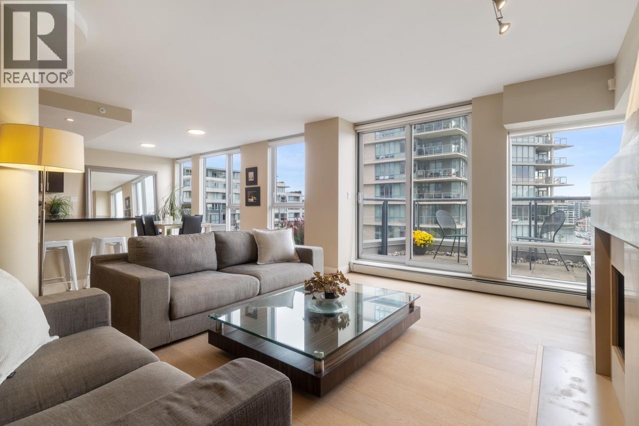 805 1383 MARINASIDE CRESCENT, Vancouver