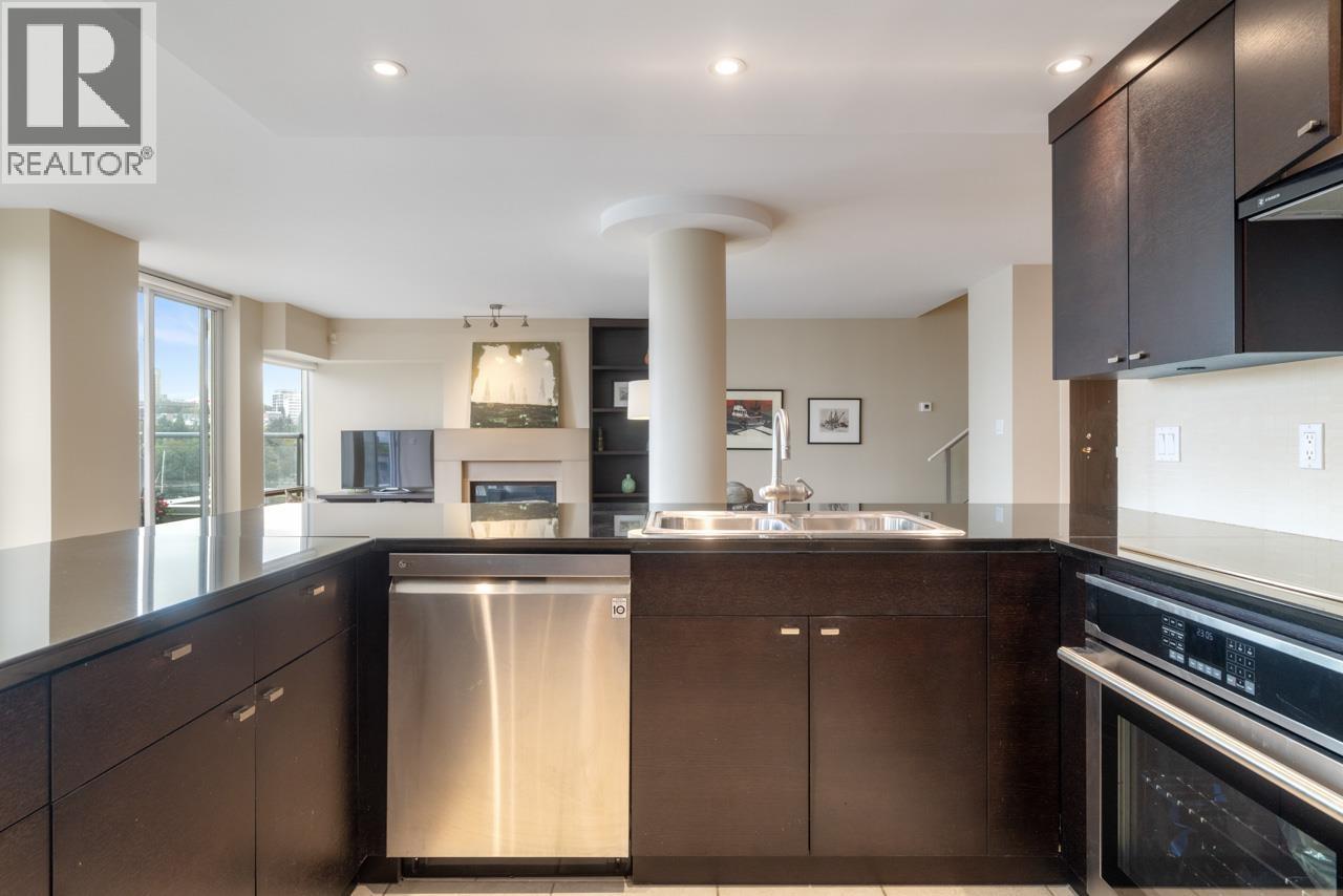 805 1383 MARINASIDE CRESCENT, Vancouver