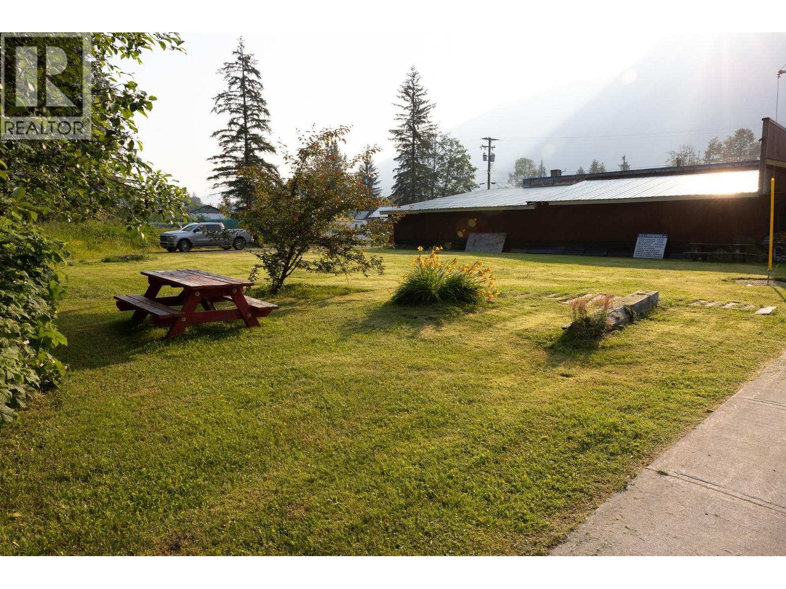 221 5TH Avenue, Stewart