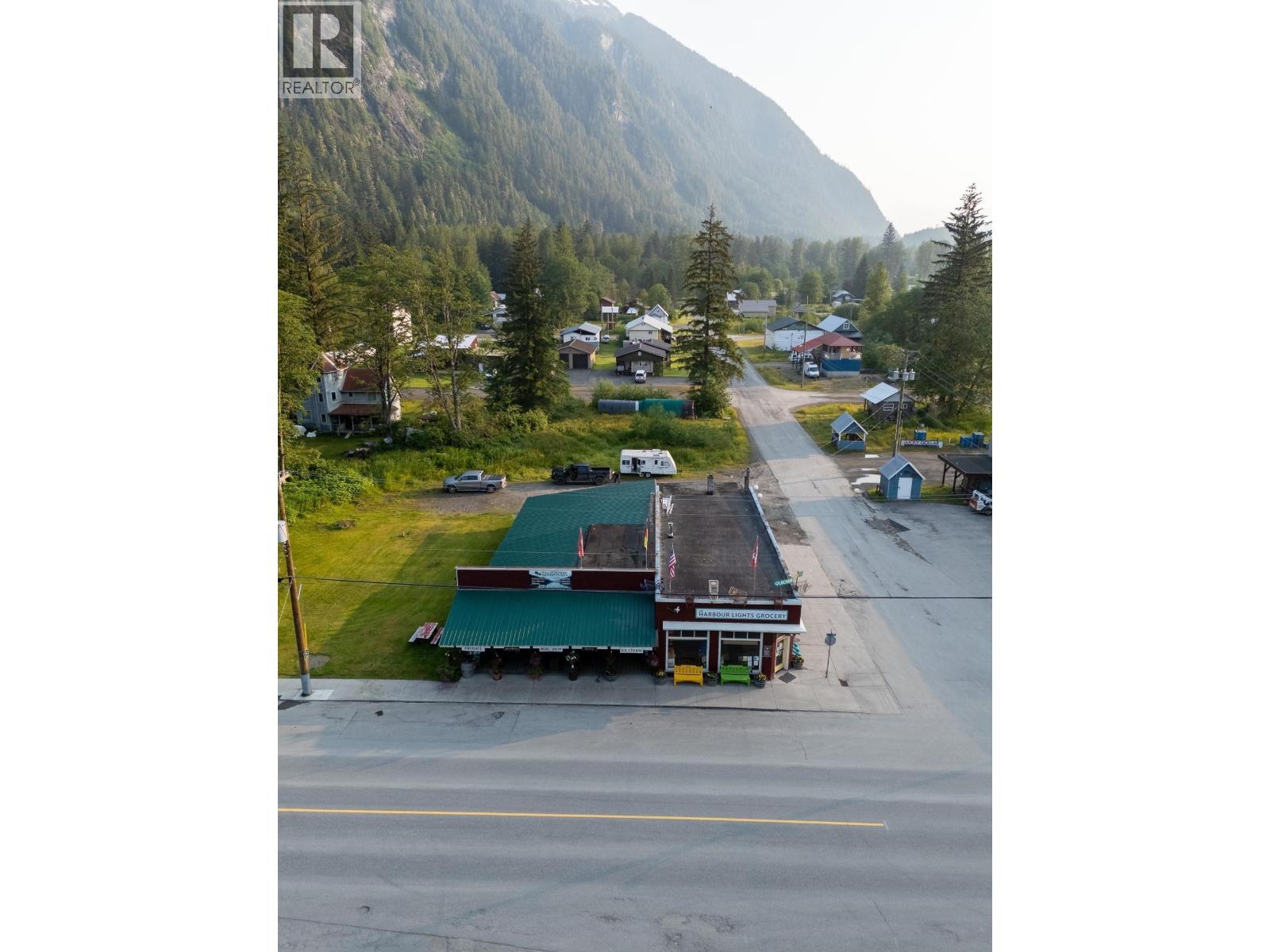 221 5TH Avenue, Stewart