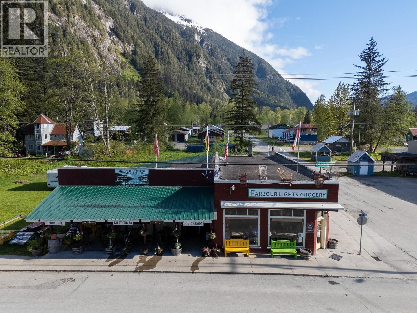 221 5TH Avenue, Stewart