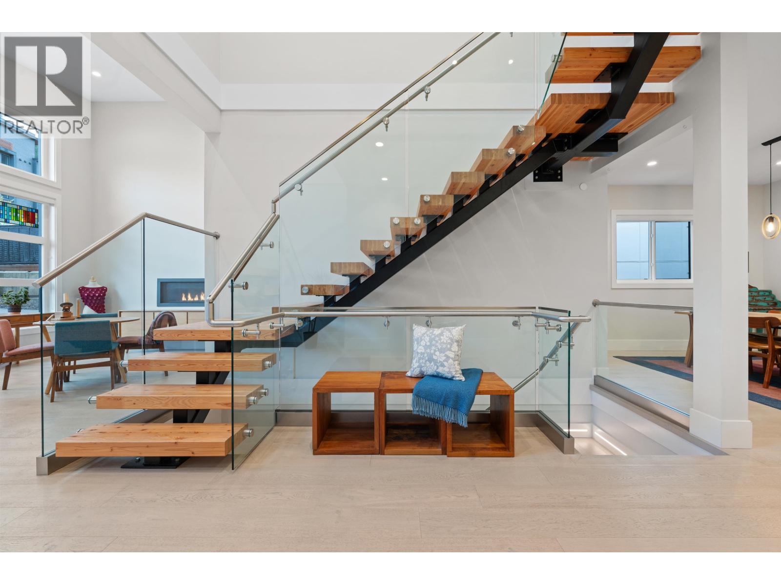 3404 MAMQUAM ROAD, Squamish