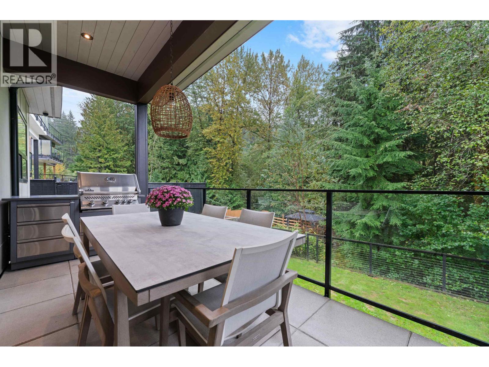 3404 MAMQUAM ROAD, Squamish