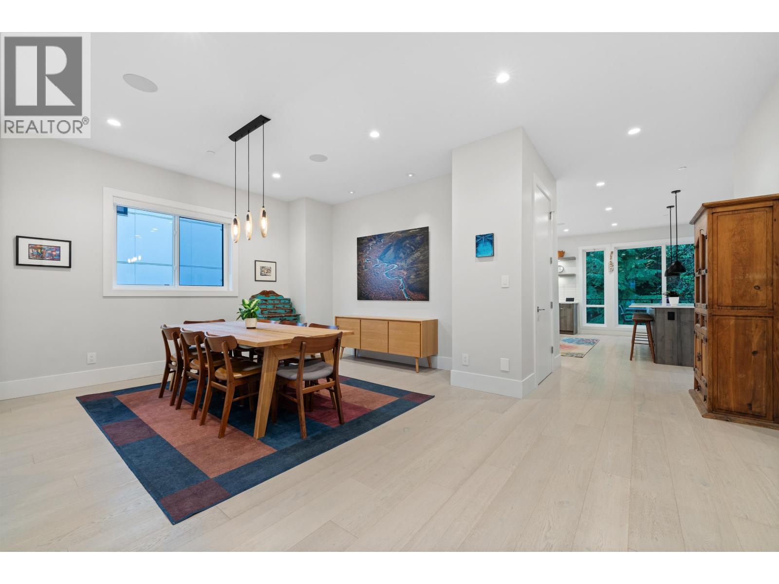 3404 MAMQUAM ROAD, Squamish