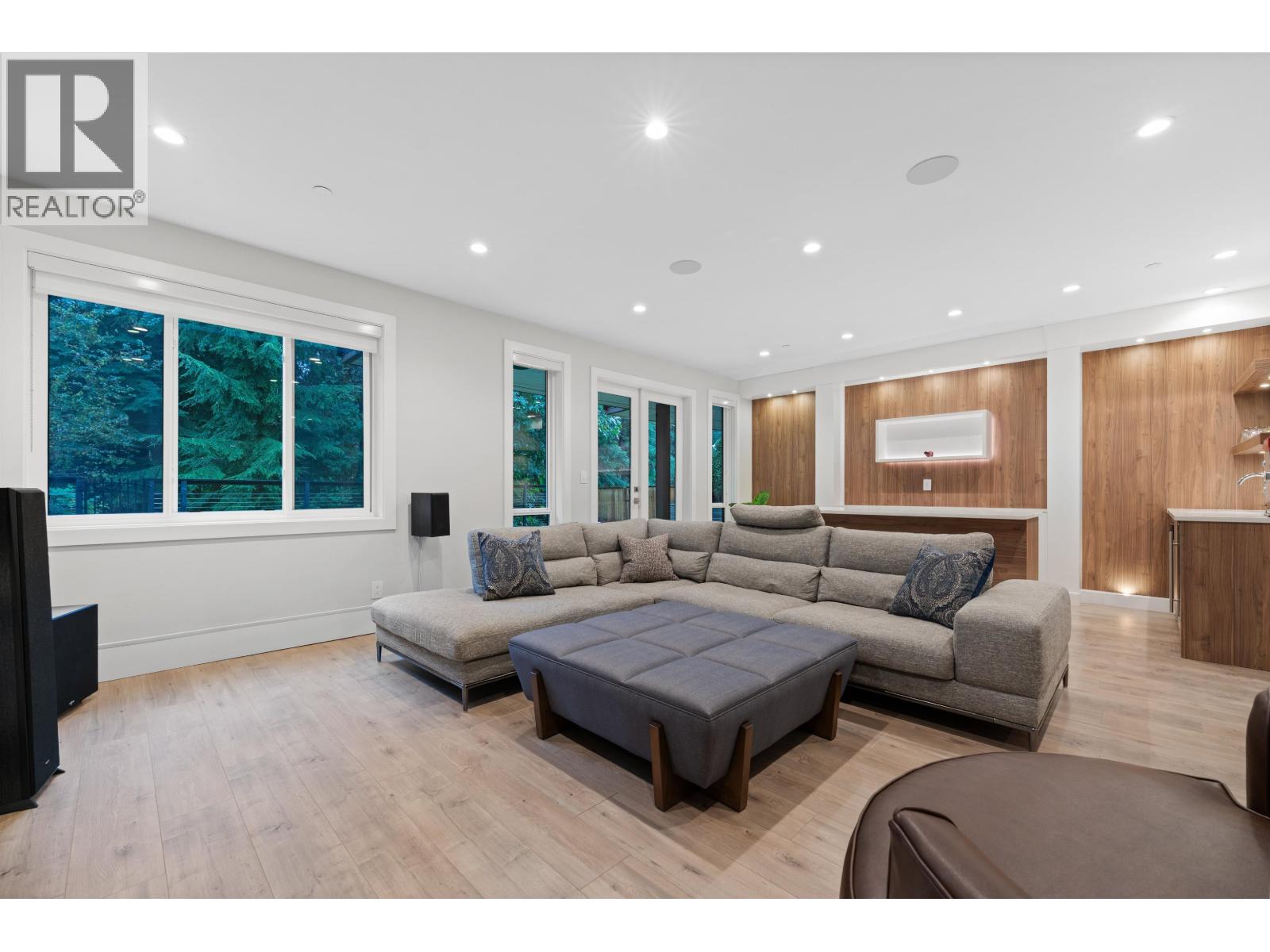 3404 MAMQUAM ROAD, Squamish