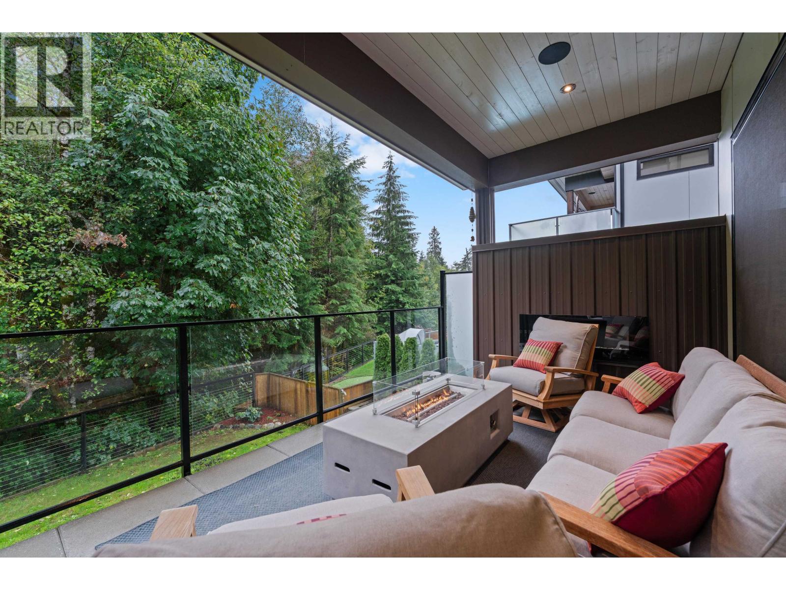 3404 MAMQUAM ROAD, Squamish