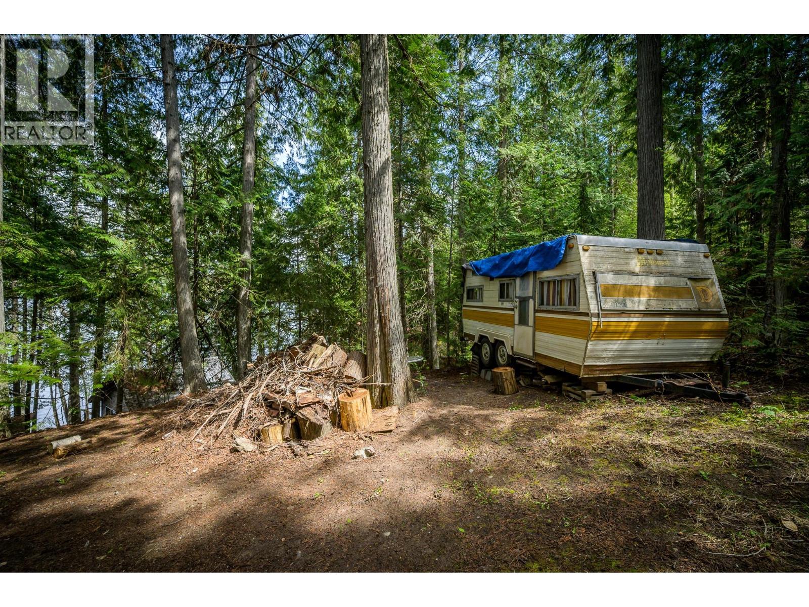 5319 EAST BARRIERE LAKE FS Road, Barriere
