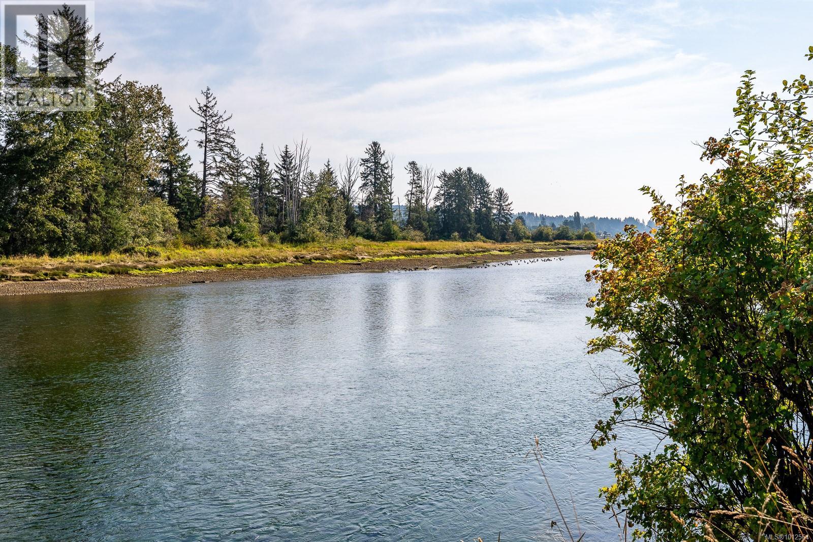 302 1978 Cliffe Ave, Courtenay