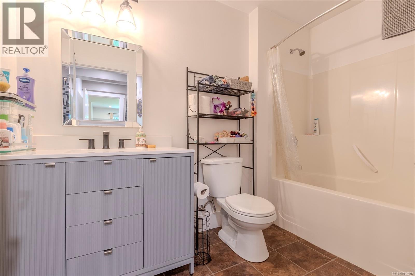 6888 Southview Terr, Duncan