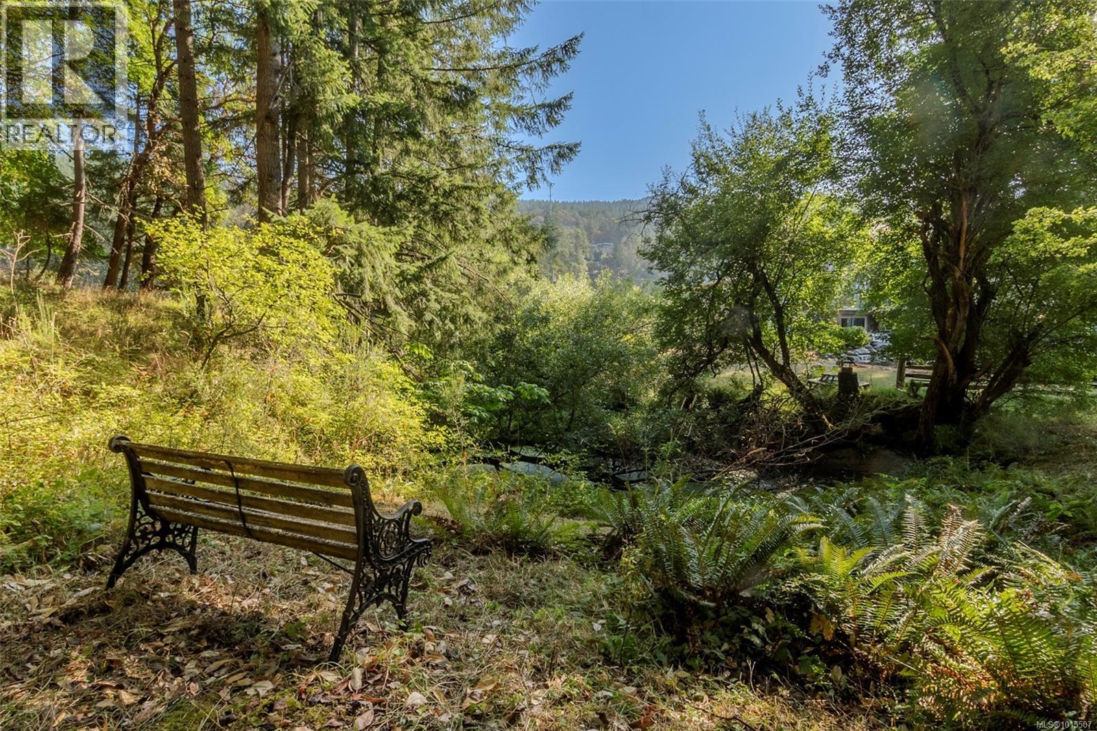 6888 Southview Terr, Duncan