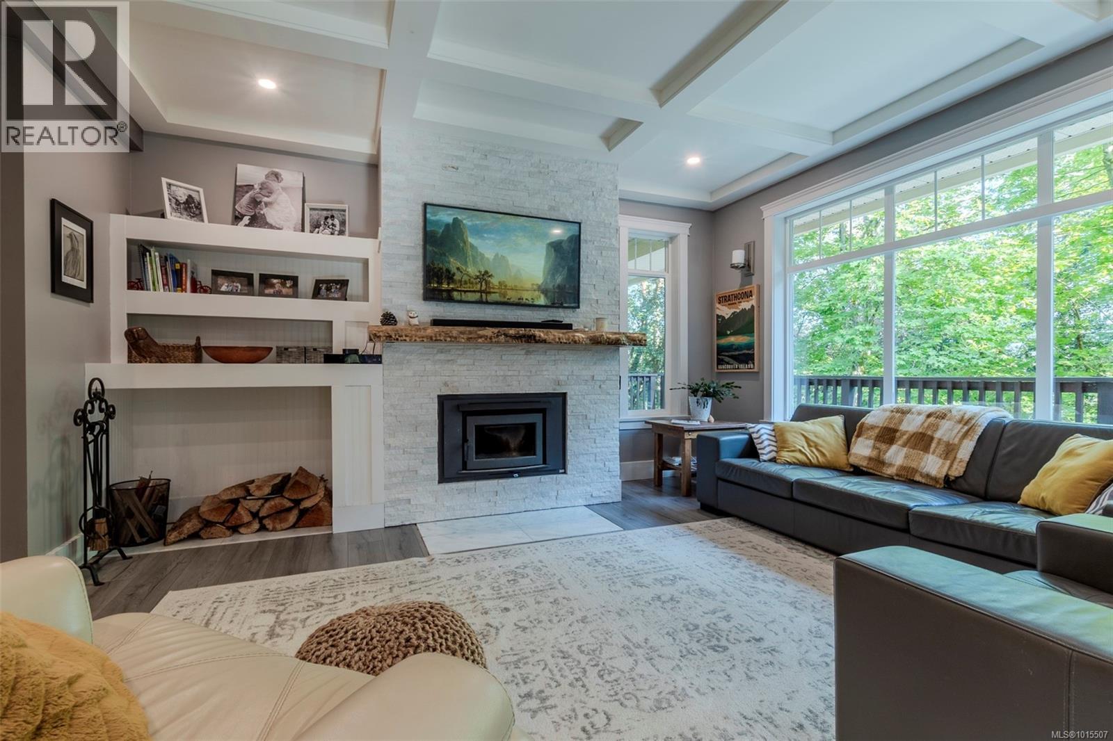 6888 Southview Terr, Duncan