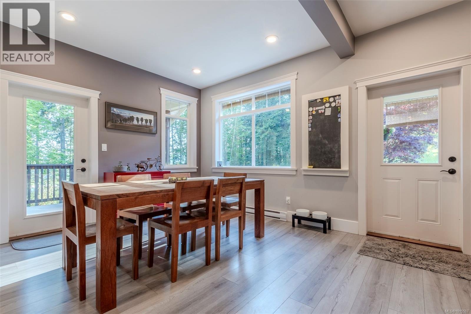 6888 Southview Terr, Duncan