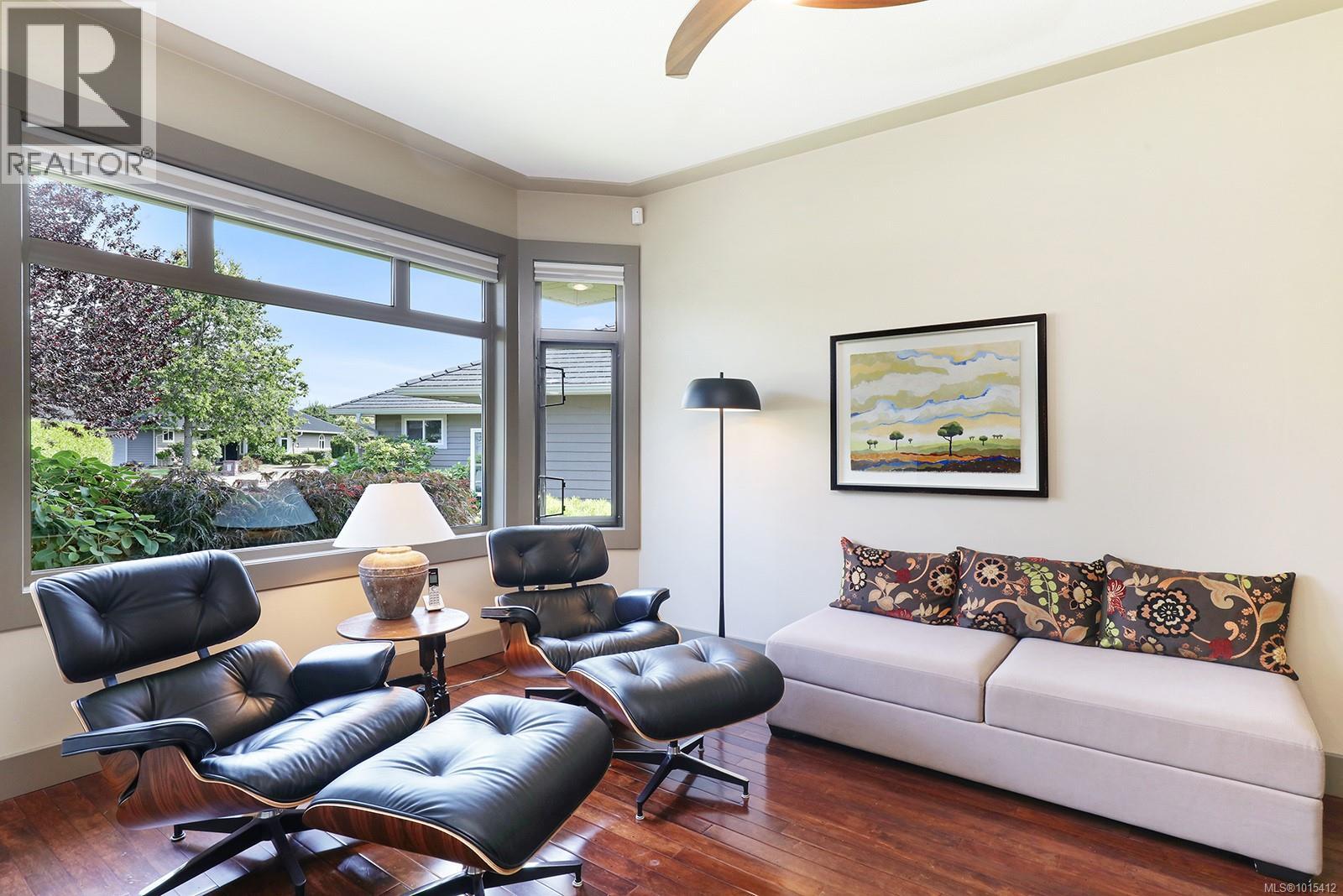 221 3399 Crown Isle Dr, Courtenay