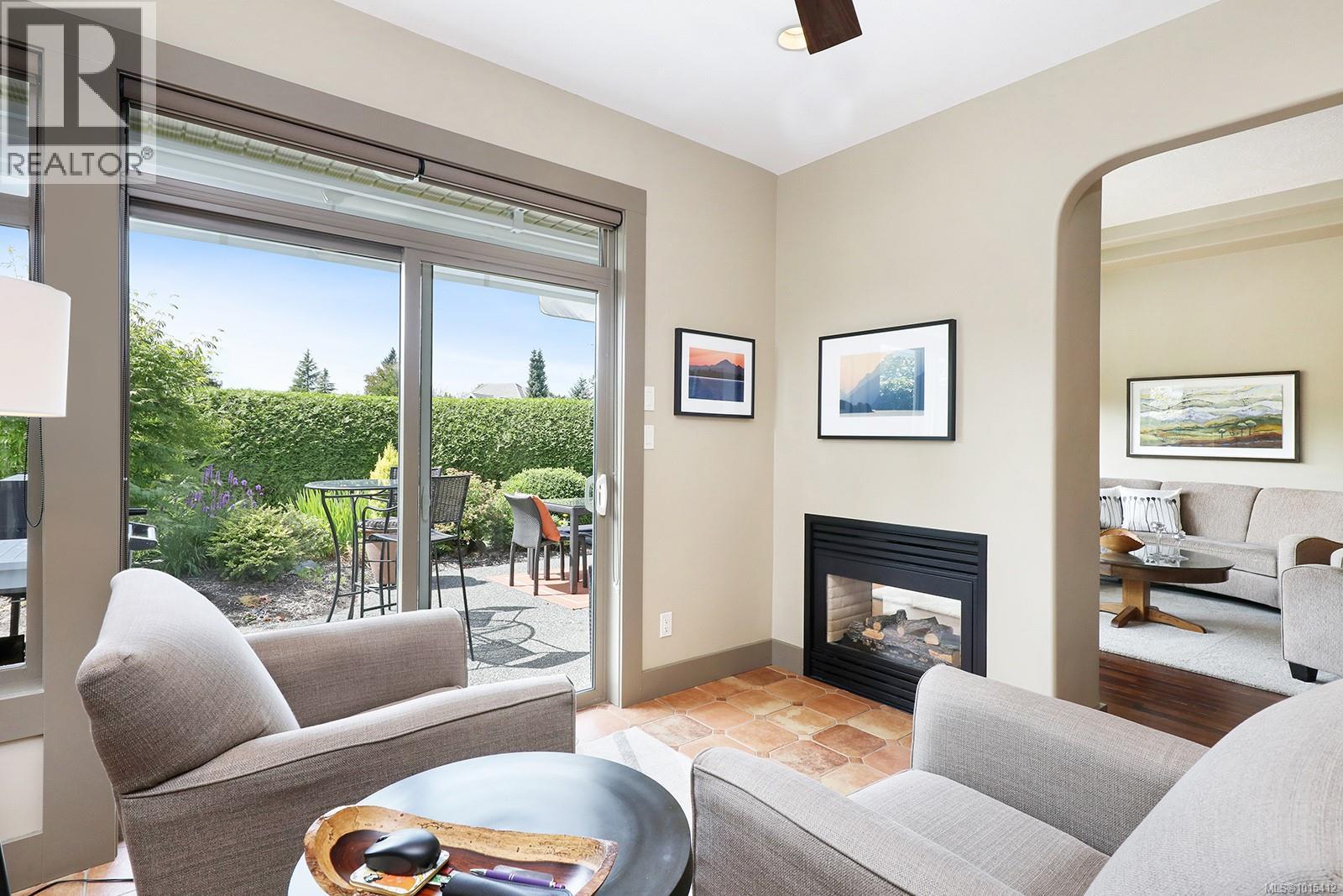 221 3399 Crown Isle Dr, Courtenay