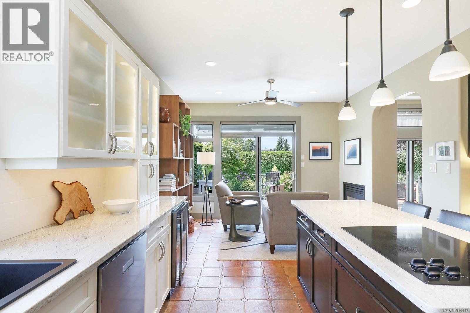 221 3399 Crown Isle Dr, Courtenay