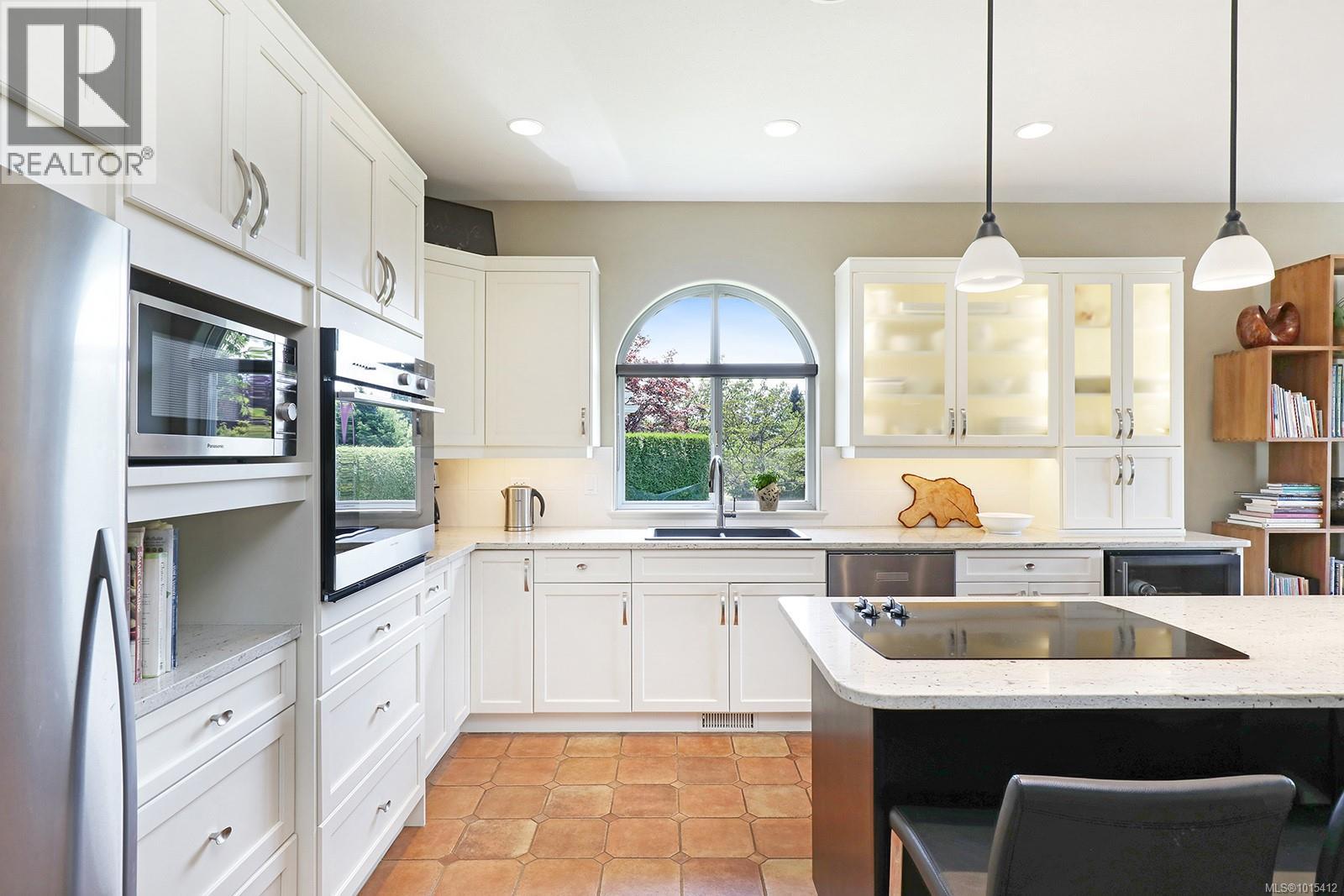 221 3399 Crown Isle Dr, Courtenay