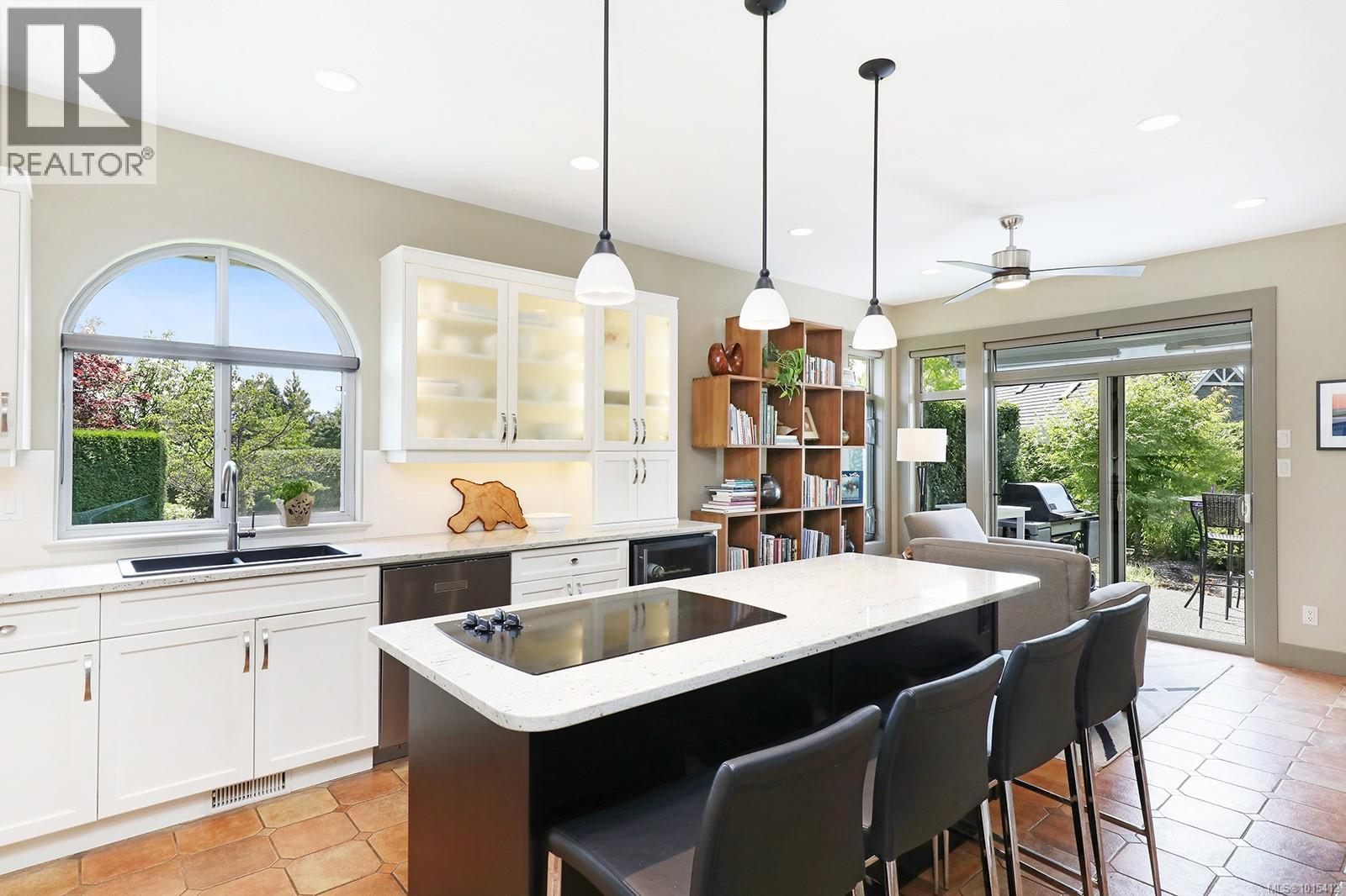 221 3399 Crown Isle Dr, Courtenay