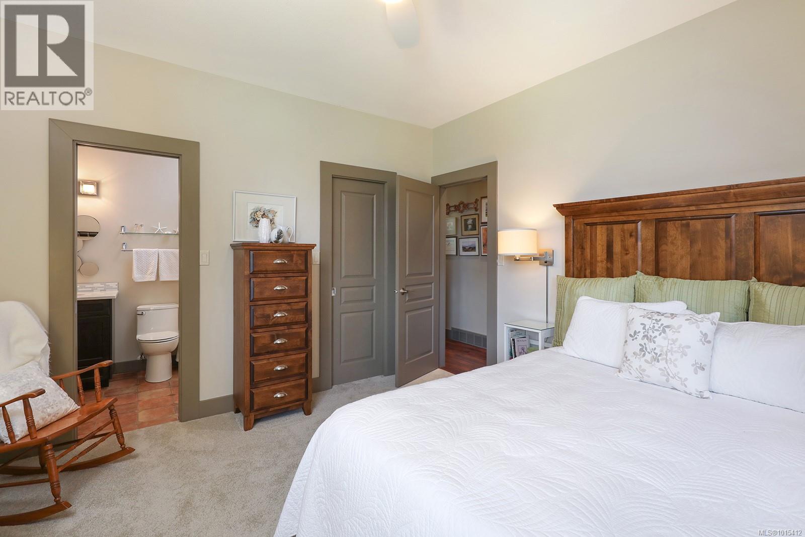 221 3399 Crown Isle Dr, Courtenay
