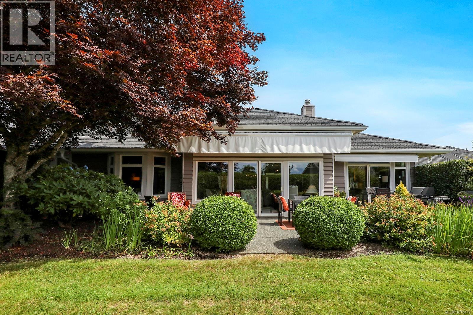 221 3399 Crown Isle Dr, Courtenay