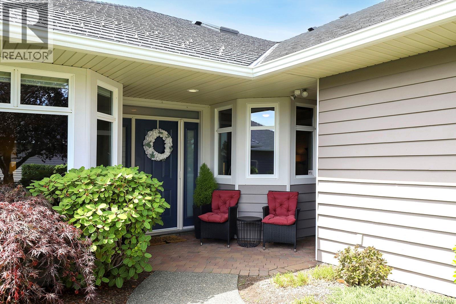 221 3399 Crown Isle Dr, Courtenay