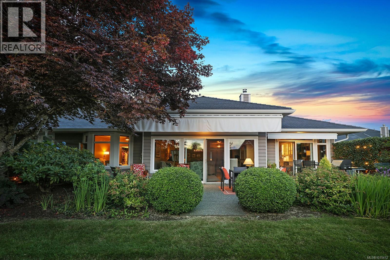221 3399 Crown Isle Dr, Courtenay