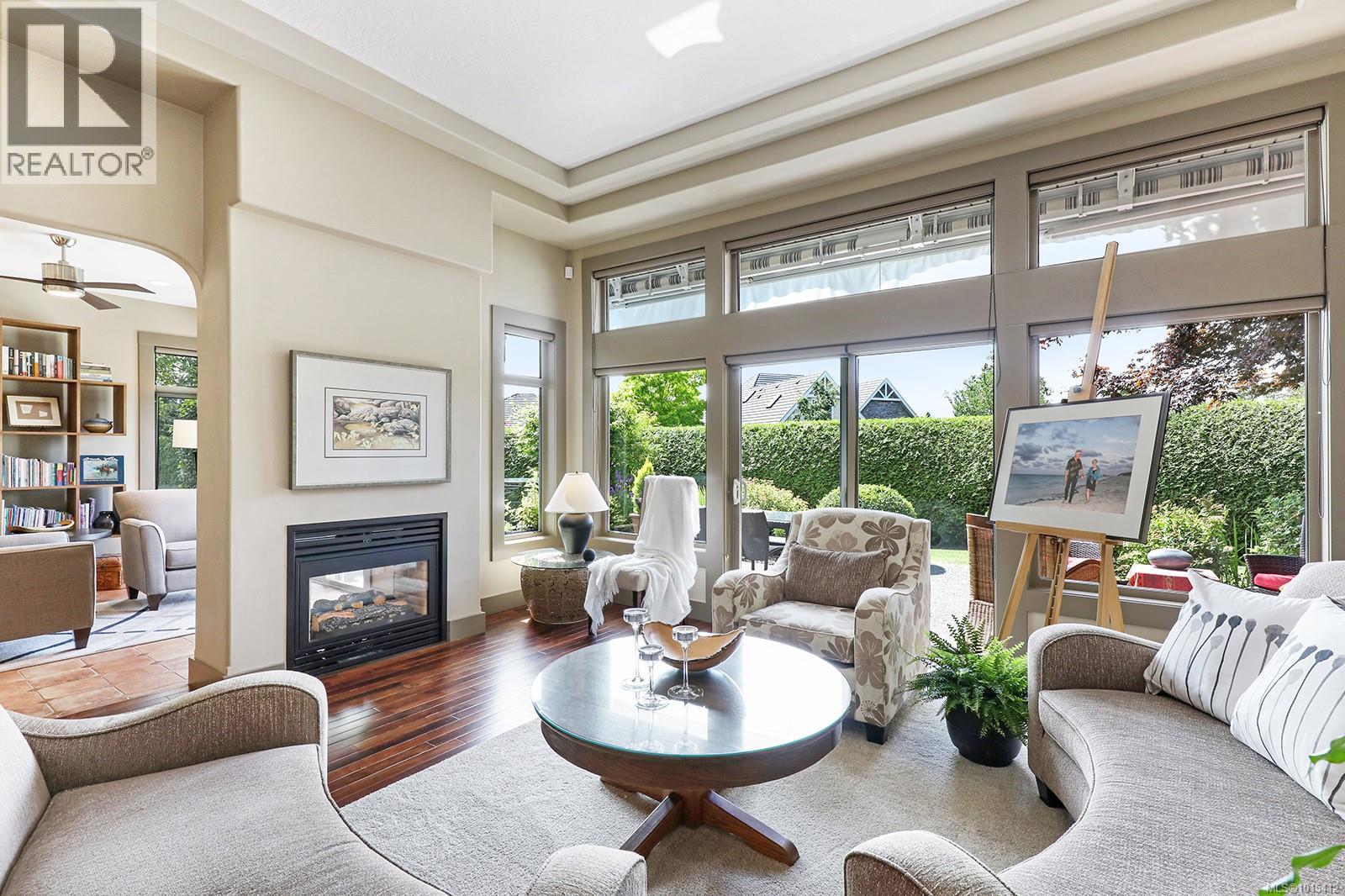 221 3399 Crown Isle Dr, Courtenay