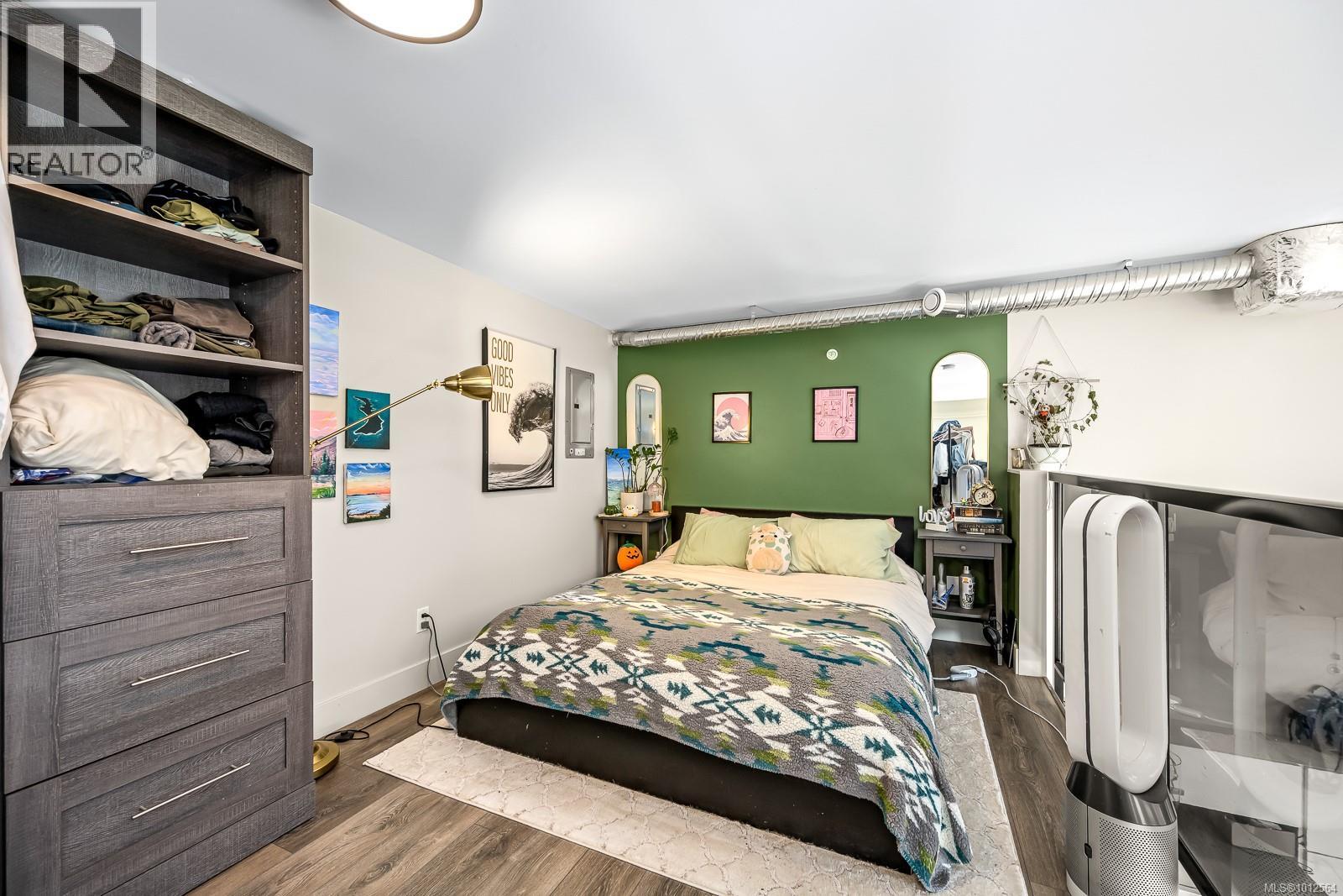 302 1978 Cliffe Ave, Courtenay