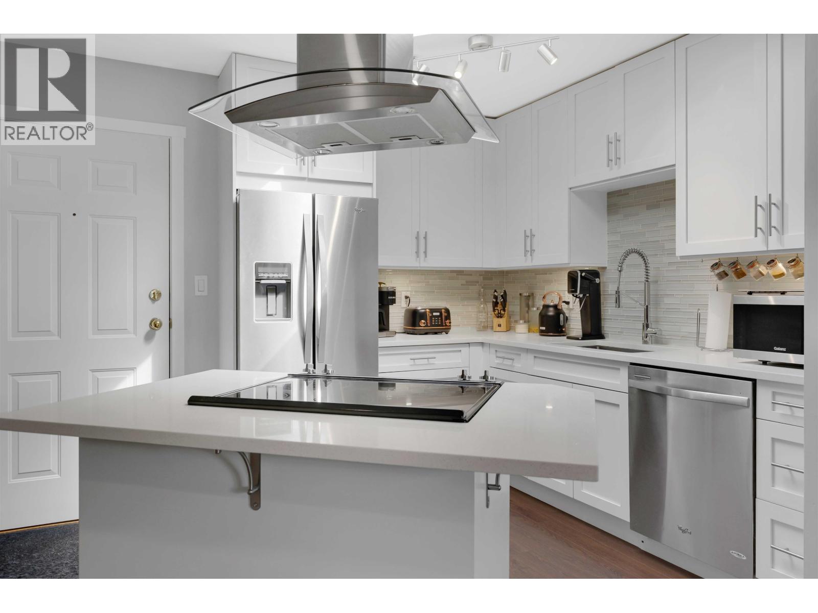 B309 40120 WILLOW CRESCENT, Squamish