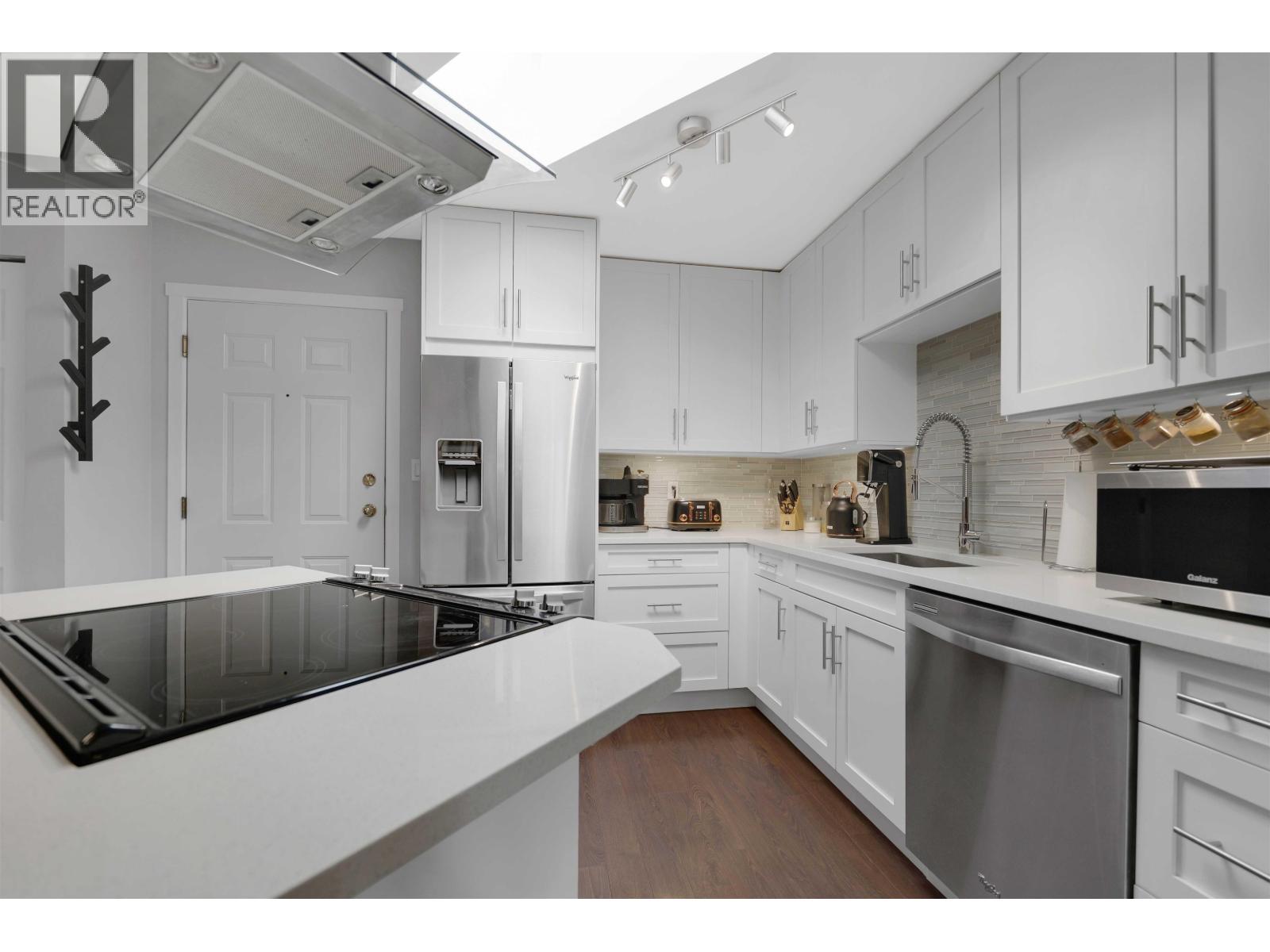B309 40120 WILLOW CRESCENT, Squamish