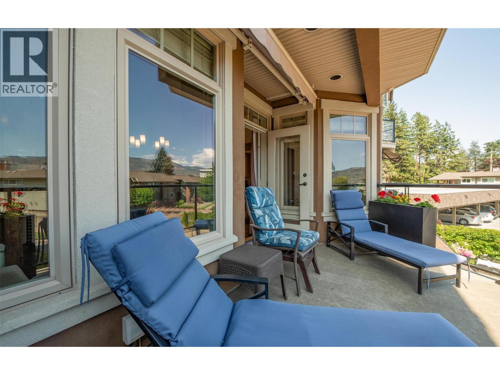 6 4356 Beach Avenue, Peachland