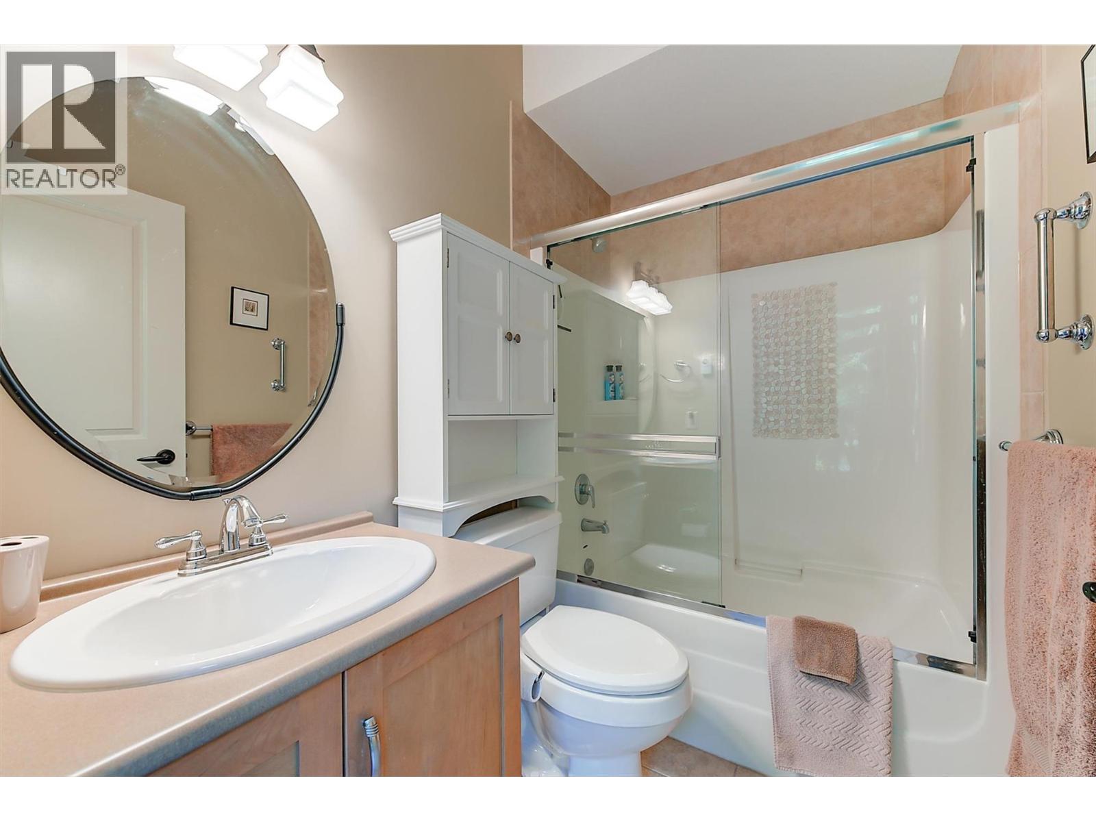 6 4356 Beach Avenue, Peachland