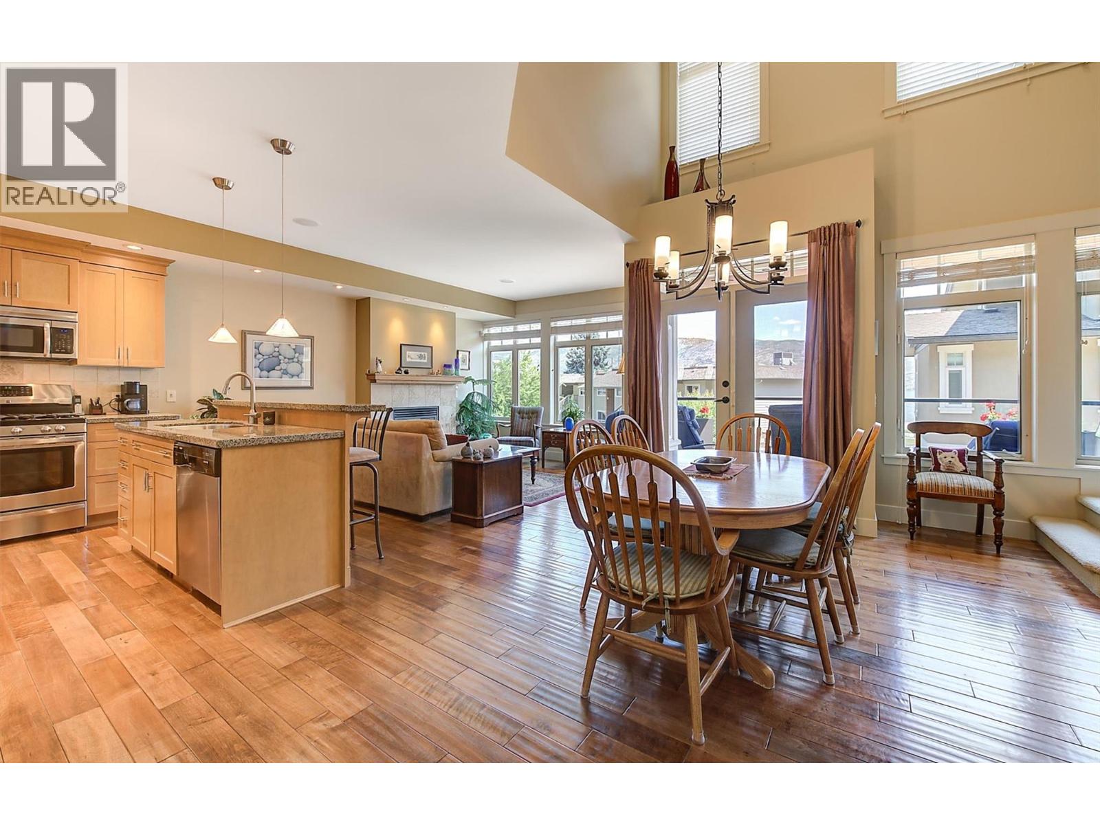 6 4356 Beach Avenue, Peachland