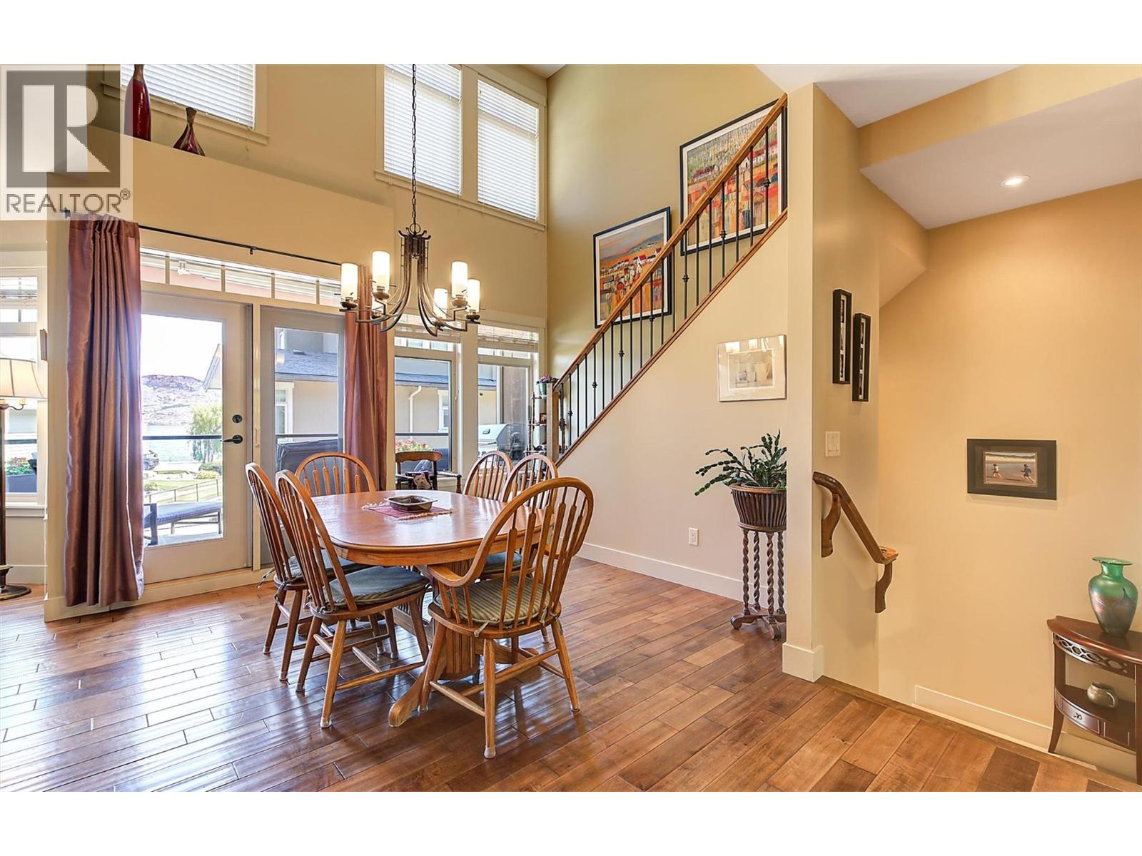 6 4356 Beach Avenue, Peachland