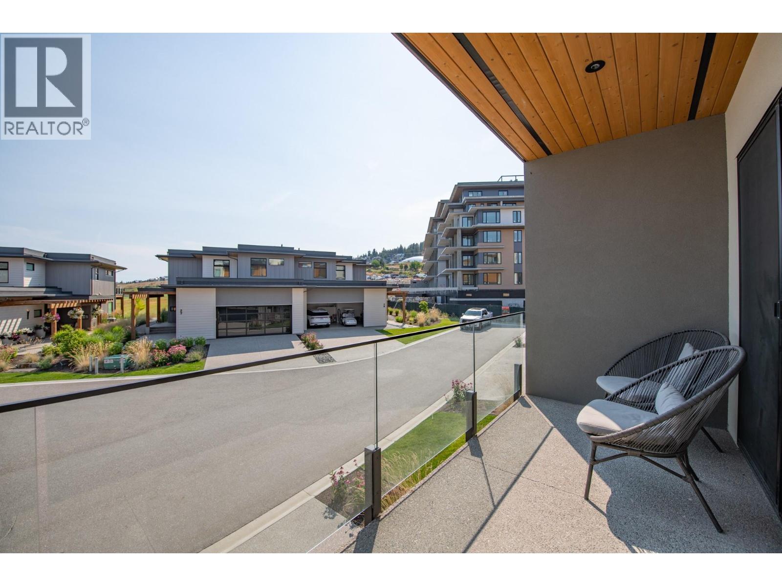 4 105 Predator Ridge Drive, Vernon