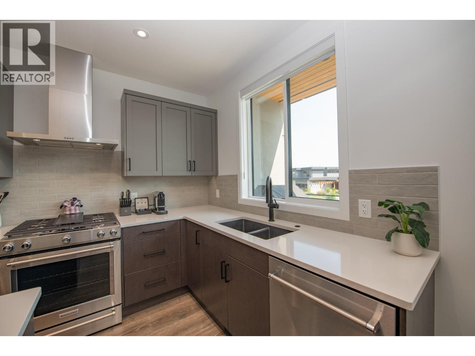 4 105 Predator Ridge Drive, Vernon