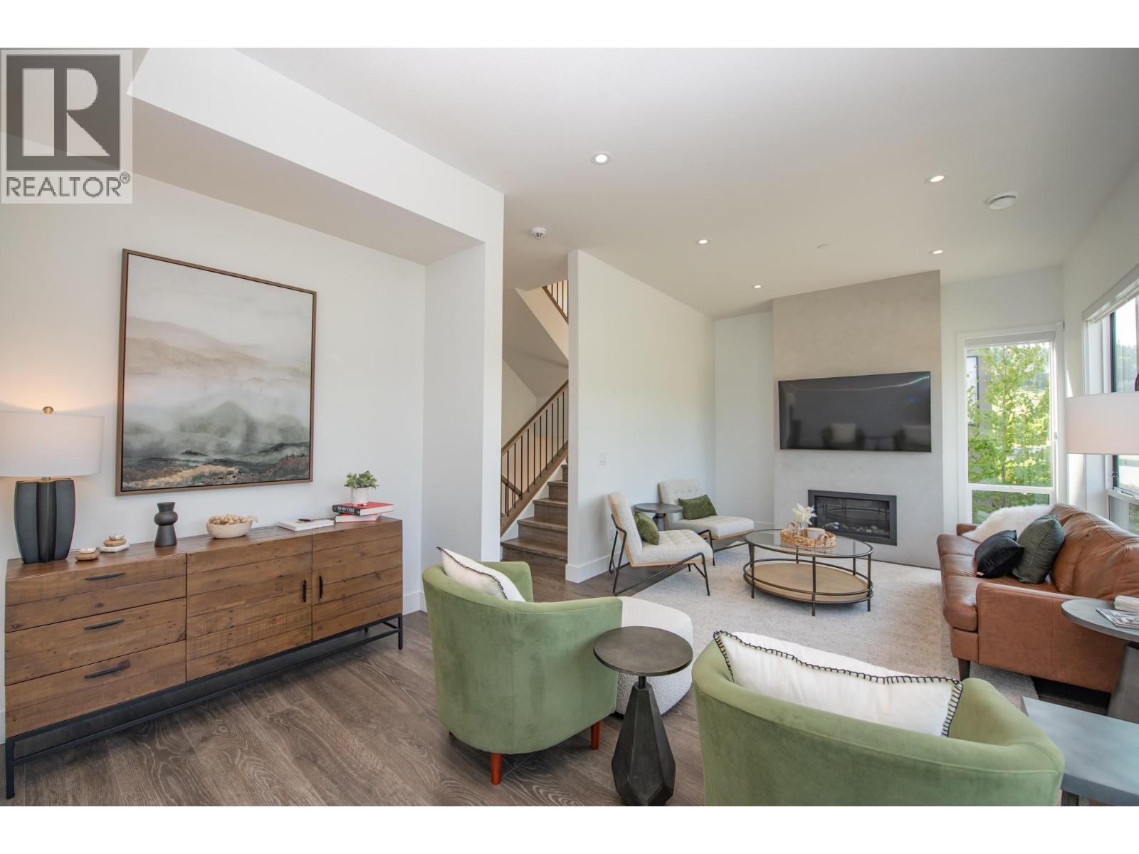 4 105 Predator Ridge Drive, Vernon