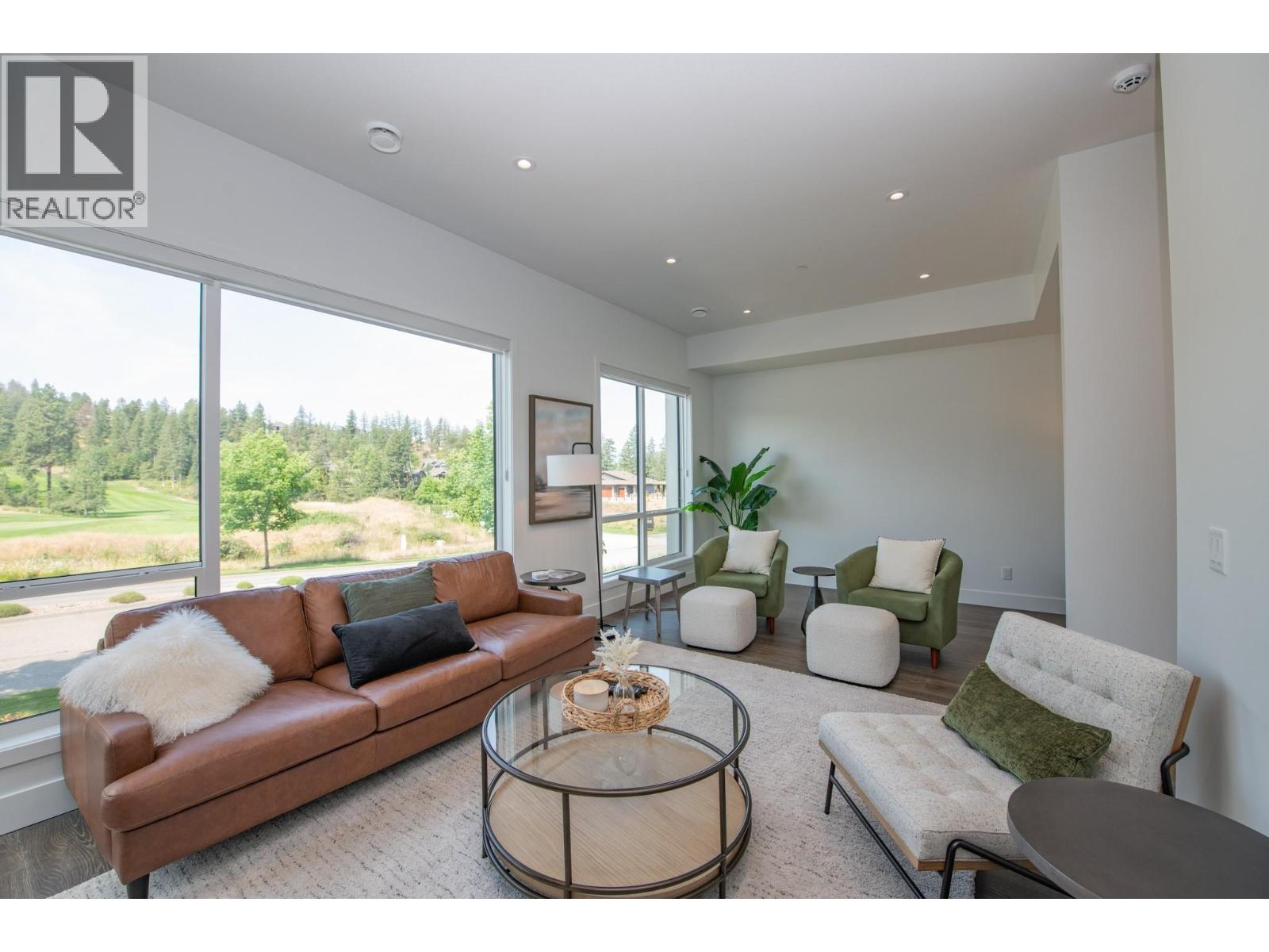 4 105 Predator Ridge Drive, Vernon