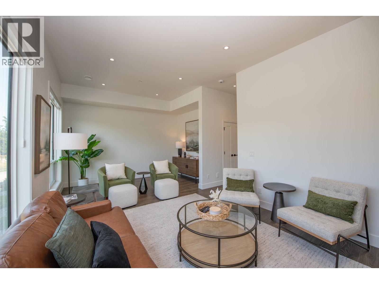 4 105 Predator Ridge Drive, Vernon