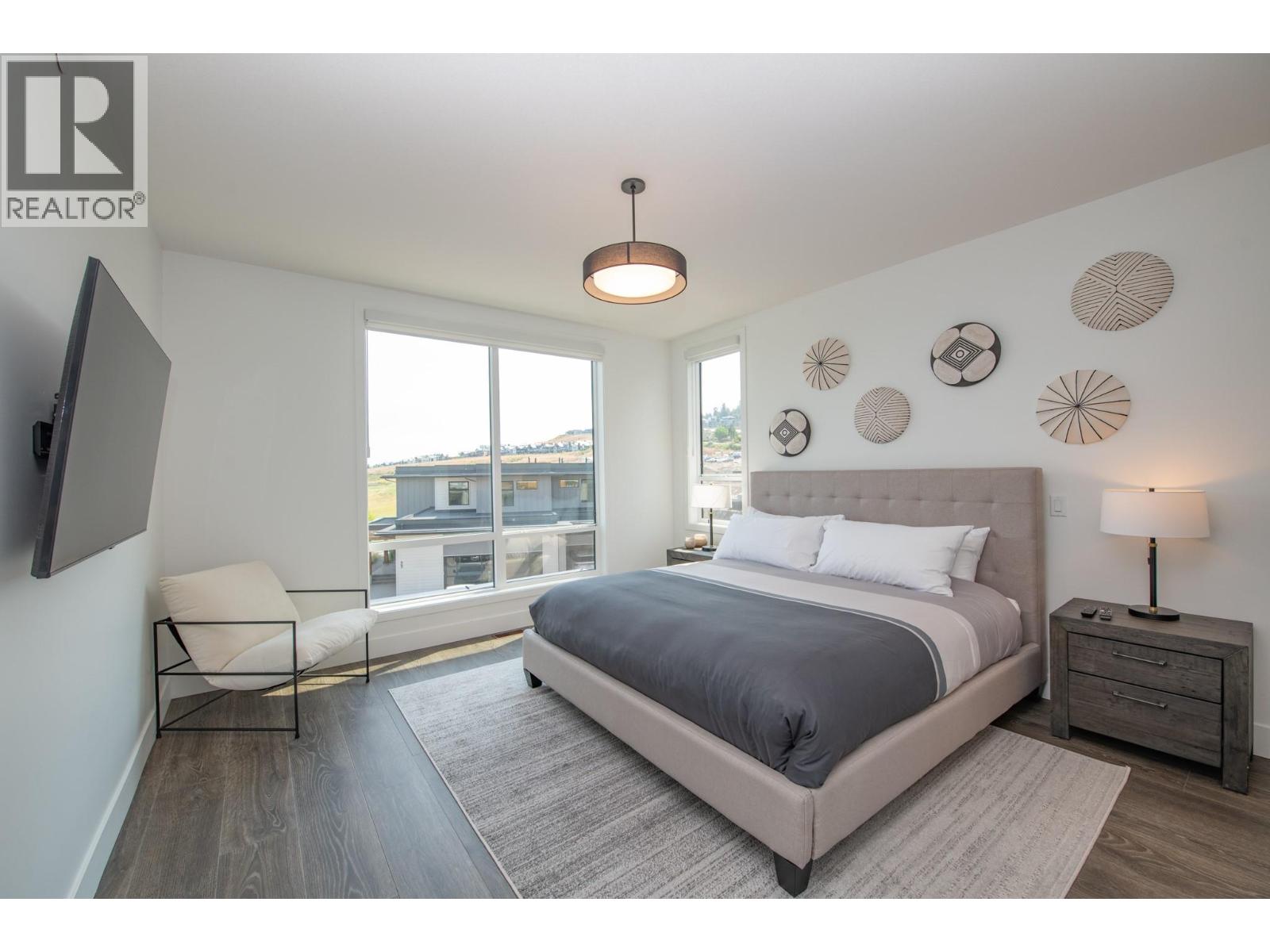 4 105 Predator Ridge Drive, Vernon